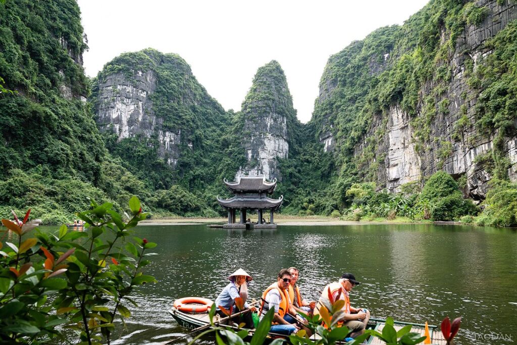 Best Vietnam Tour Packages 2025: Top Itineraries, Tips & Booking Guide