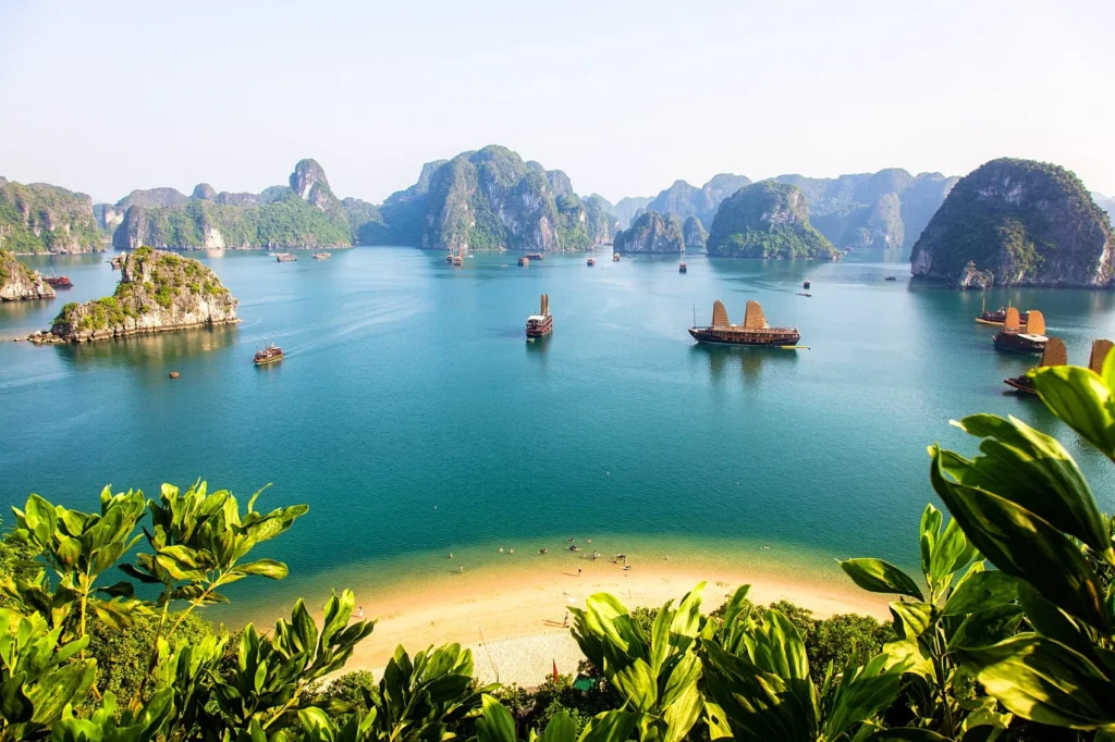 Best Vietnam Tour Packages 2025: Top Itineraries, Tips & Booking Guide
