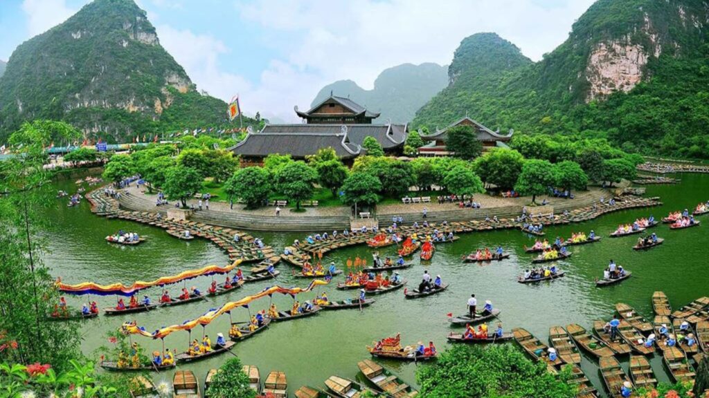 Ninh Binh Day Trip: The Complete Guide to Exploring Vietnam’s Hidden Gem in One Day