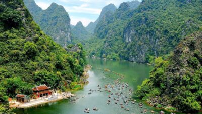 Ninh Binh Day Trip: The Complete Guide to Exploring Vietnam’s Hidden Gem in One Day