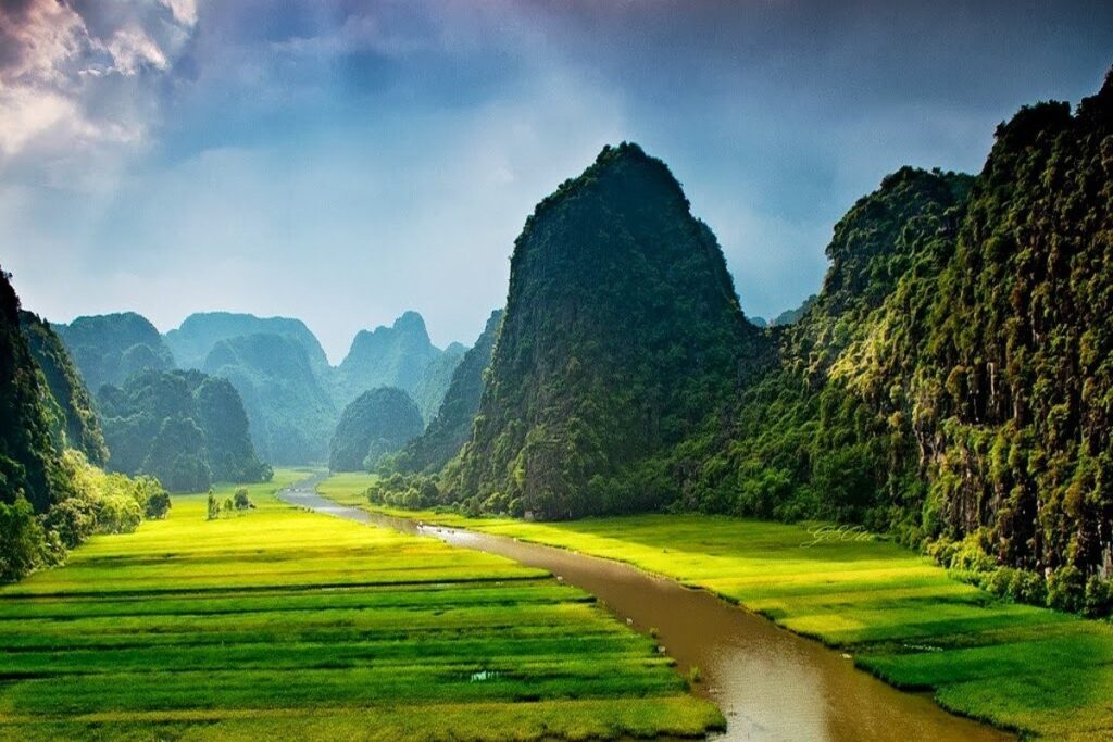 Ninh Binh Day Trip: The Complete Guide to Exploring Vietnam’s Hidden Gem in One Day