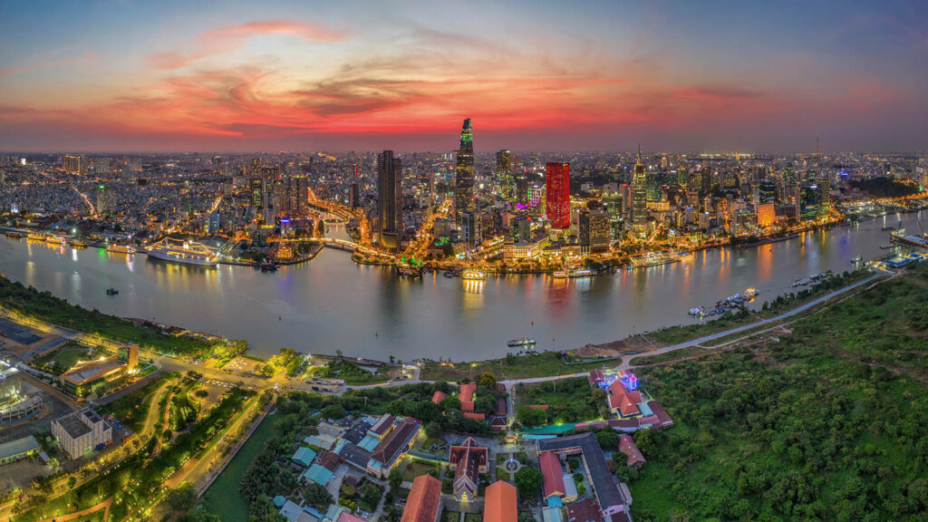 Saigon Travel: Ultimate Guide to Attractions, Food, Itineraries & Tips