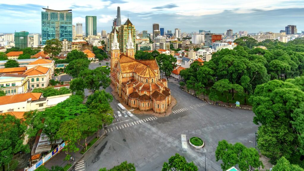 Saigon Travel: Ultimate Guide to Attractions, Food, Itineraries & Tips