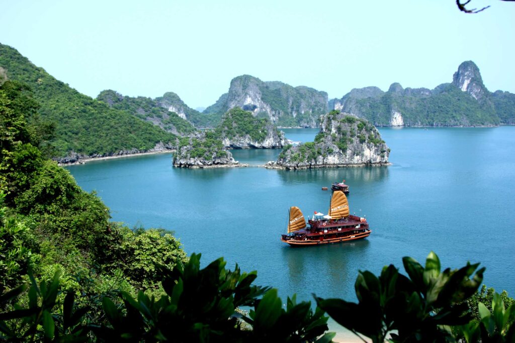 Top Vietnam Tours 2025: 5 Unmissable Itineraries, Insider Tips