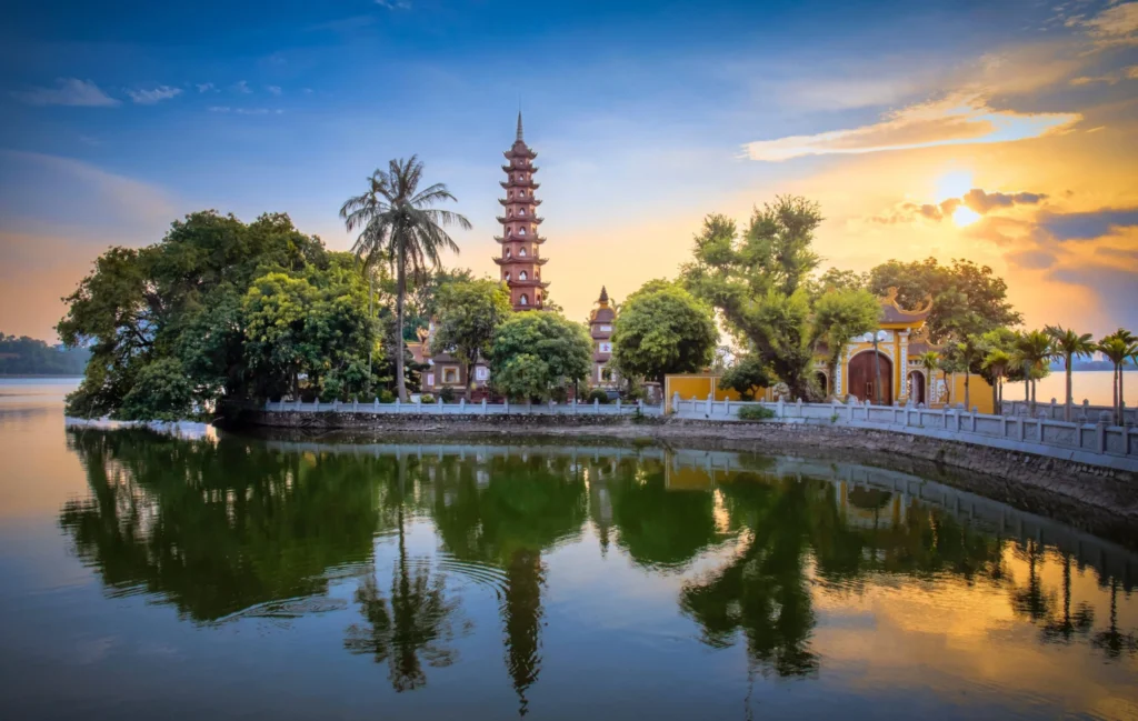 Top 12 Must-Visit Destinations in Viet Nam Travel