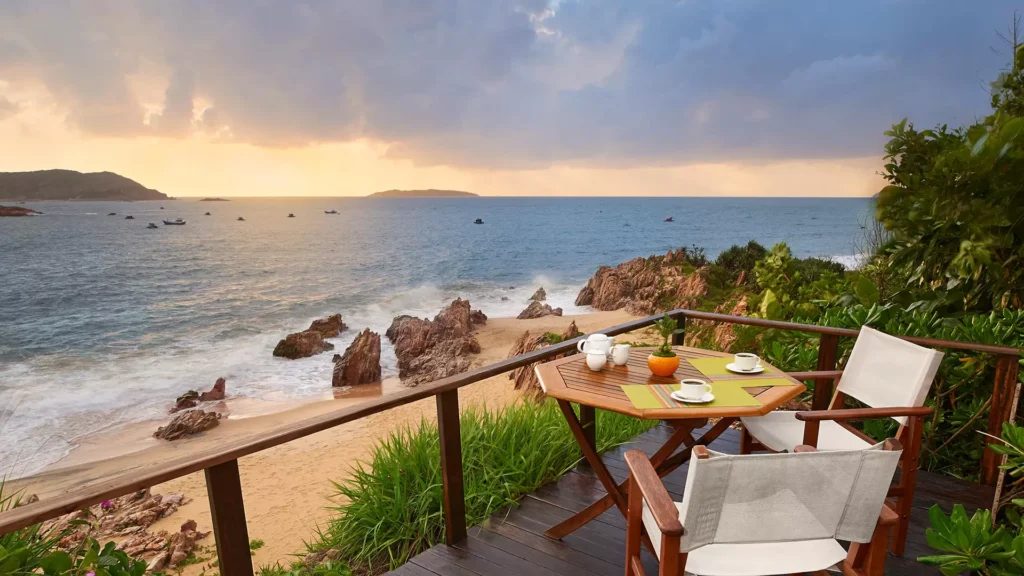 Vietnam Honeymoon: Ultimate Guide to the Top 5 Romantic Destinations, Planning & Tips