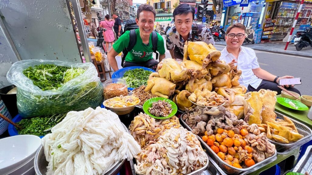 Vietnam Street Food 2025: Ultimate Guide to Flavors, Regions & Itinerary
